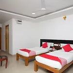 Oyo 26947 The Lavish