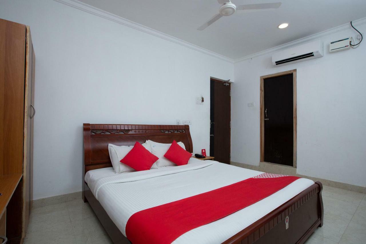 Oyo 26947 The Lavish Hotel
